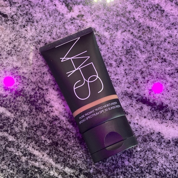 NARS pure radiant tinted moisturizer spf 30 shade medium dark 2 Seychelles NWOB! - Picture 1 of 2
